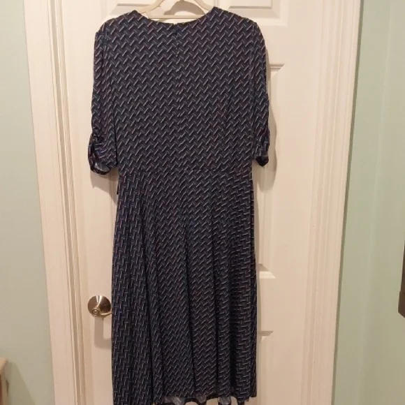 New Jessica Howard Navy/Multi Midi Dress 16W. PLUS. Side Pockets, Back Zip - Picture 4 of 6